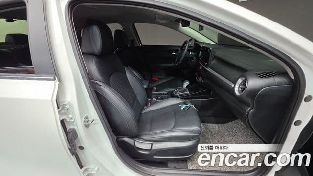 Kia The / новый New K3 2세대 Signature, 2022 10