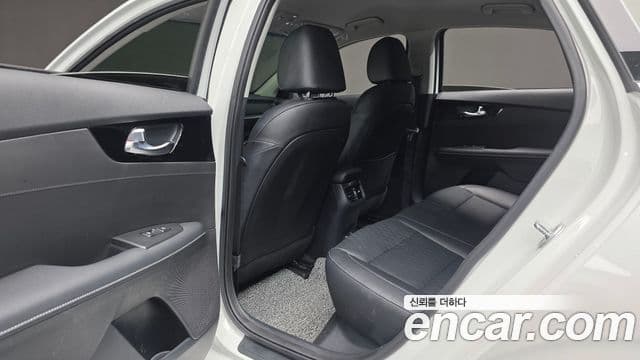 Kia The / новый New K3 2세대 Signature, 2022 17