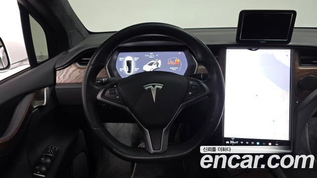Tesla модель X, 2019 13