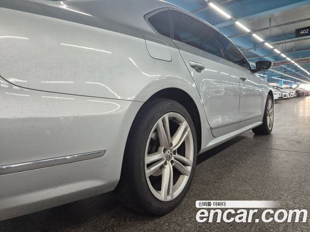 Volkswagen The / новый New Passat B7, 2013 7