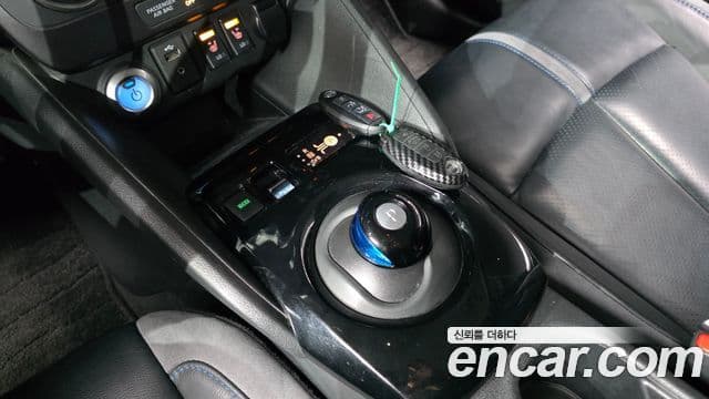 Nissan 리프 (ZE1) EV SL, 2019 9