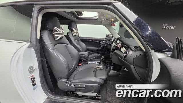 Mini Cooper 3세대, 2024 10