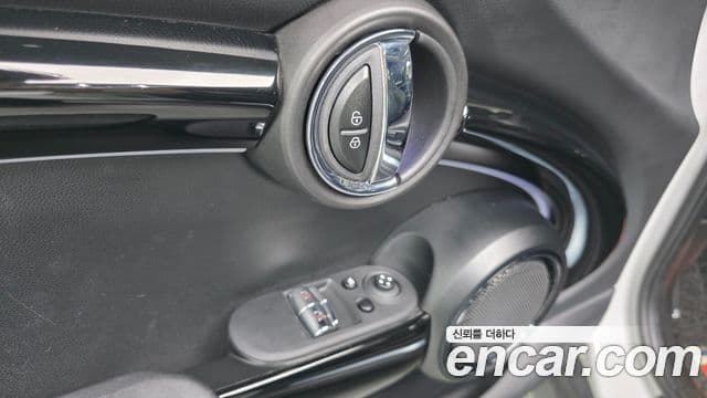 Mini Cooper 3세대, 2024 13