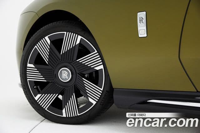 Rolls-Royce Spectre купе, 2024 9