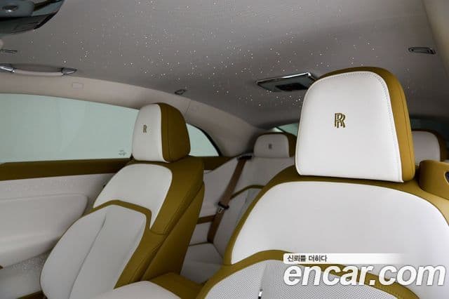 Rolls-Royce Spectre купе, 2024 13