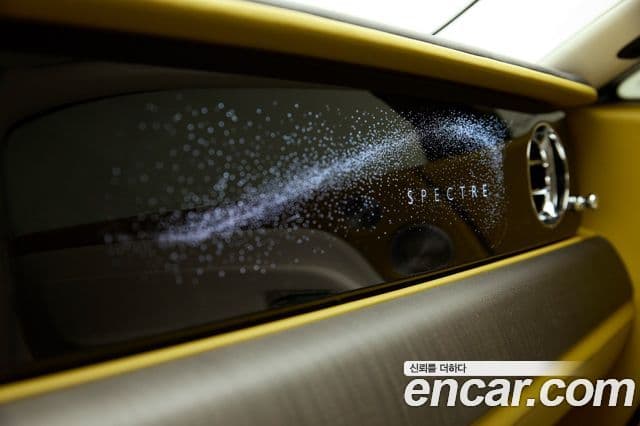 Rolls-Royce Spectre купе, 2024 15