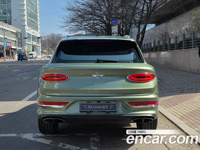 Bentley Bentayga 4.0 V8, 2022 4