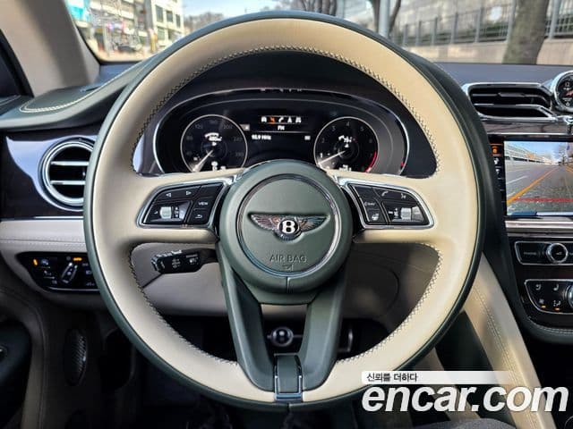 Bentley Bentayga 4.0 V8, 2022 11