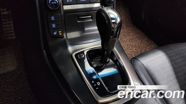 Hyundai The / новый New Genesis купе 200 турбо S, 2012 9