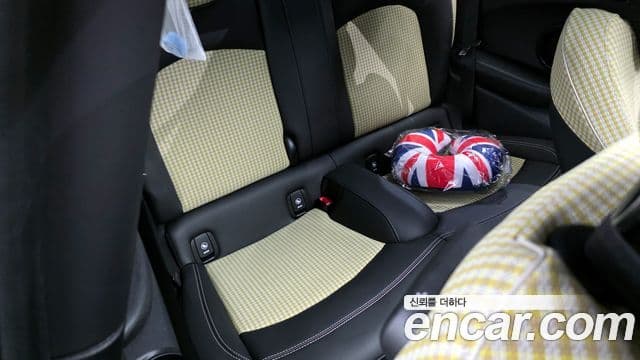 Mini Cooper 3세대, 2023 12