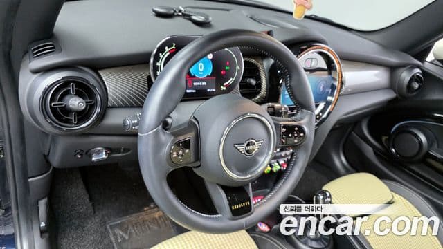 Mini Cooper 3세대, 2023 13