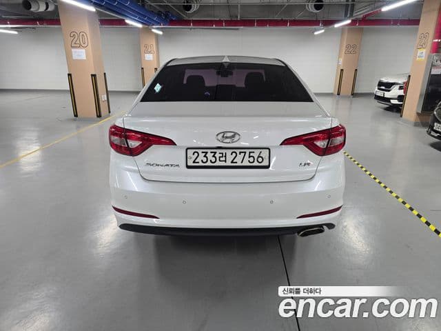 Hyundai LF Sonata Premium, 2015 4