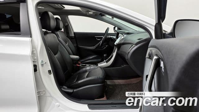 Hyundai Avante MD Premier, 2012 10