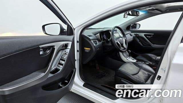 Hyundai Avante MD Premier, 2012 11