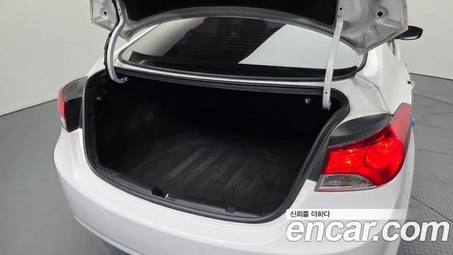 Hyundai Avante MD Premier, 2012 20