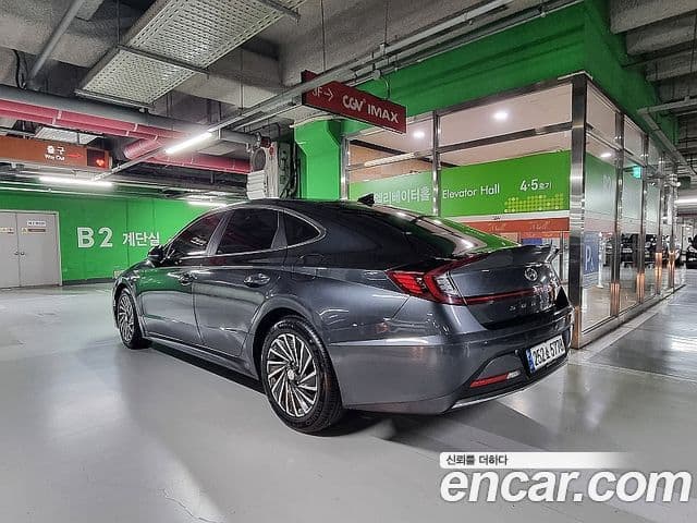 Hyundai Sonata гибрид (DN8) Family, 2021 3