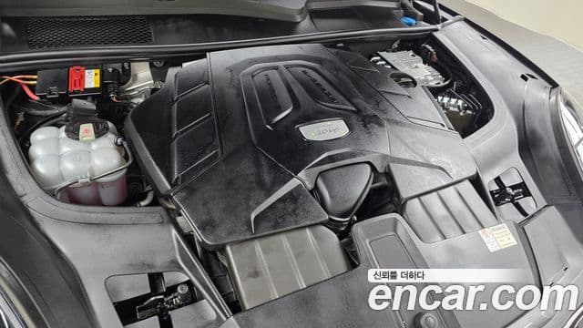 Porsche Cayenne (PO536), 2019 6