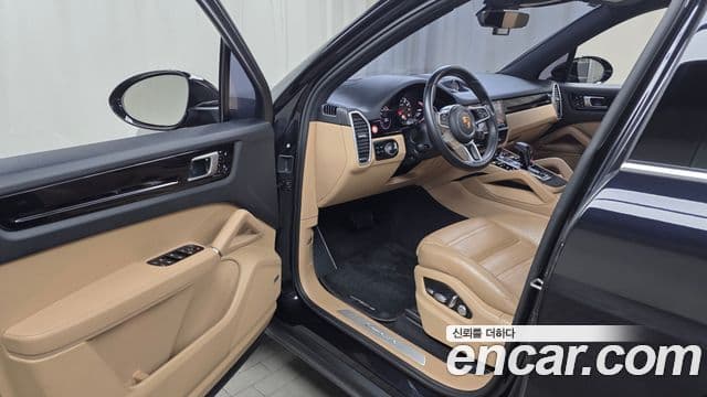 Porsche Cayenne (PO536), 2019 10