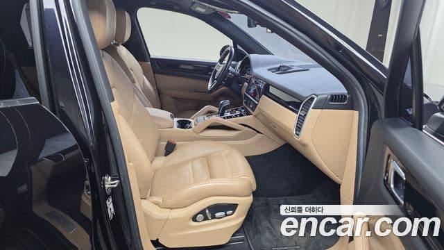 Porsche Cayenne (PO536), 2019 11