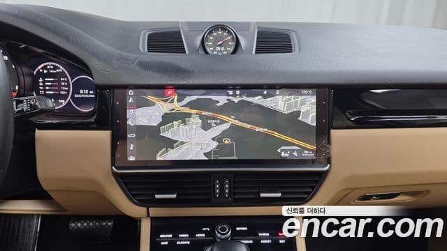 Porsche Cayenne (PO536), 2019 14