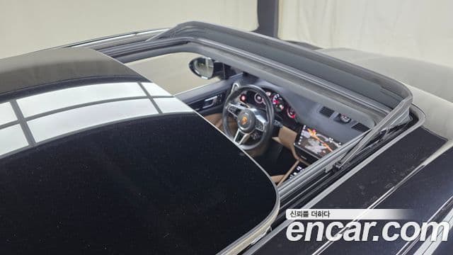 Porsche Cayenne (PO536), 2019 19