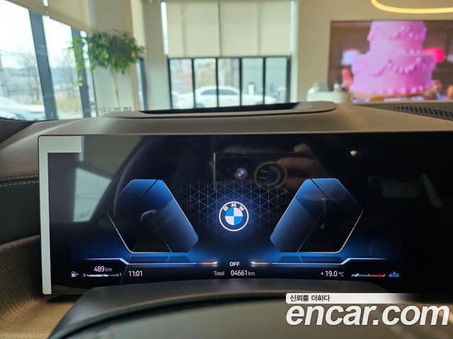 BMW X7 (G07) xDrive 40i Design Pure Excellence 6인승, 2025 7