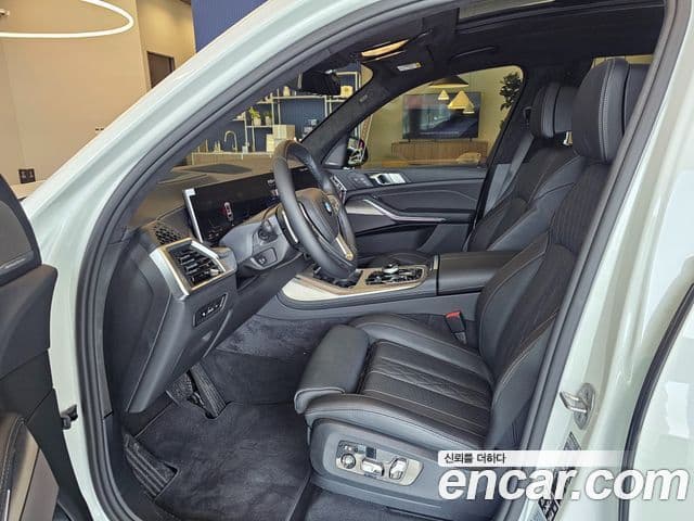 BMW X7 (G07) xDrive 40i Design Pure Excellence 6인승, 2025 11