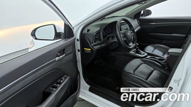 Hyundai Avante AD 1.6 GDI Value Plus, 2017 10