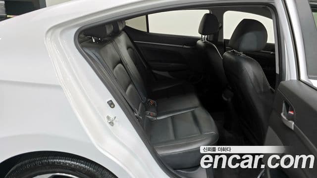 Hyundai Avante AD 1.6 GDI Value Plus, 2017 12