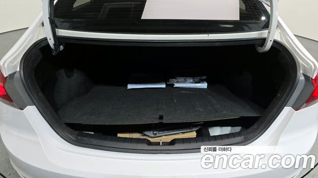 Hyundai Avante AD 1.6 GDI Value Plus, 2017 20