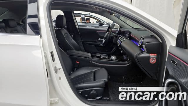 Mercedes-Benz A-класс W177 A220 седан, 2020 11