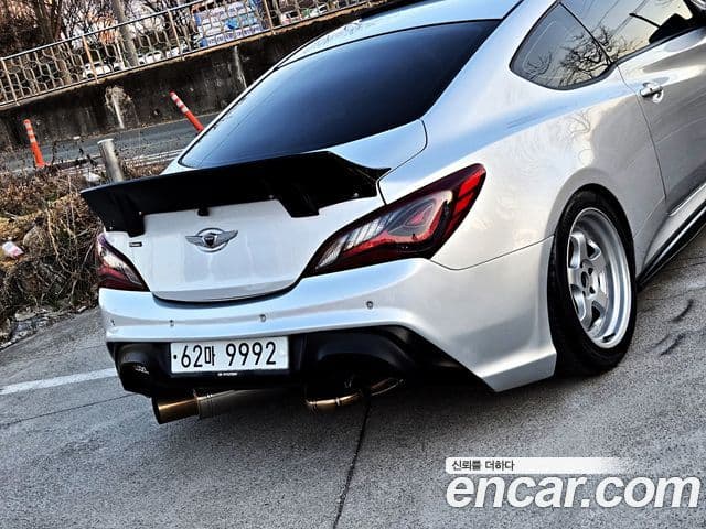 Hyundai Genesis купе GT-R, 2009 11
