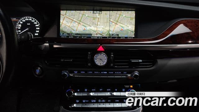 Genesis EQ900 Prestige, 2017 16