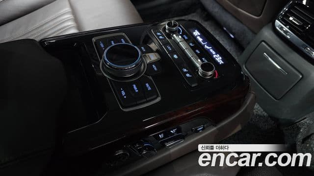 Genesis EQ900 Prestige, 2017 18