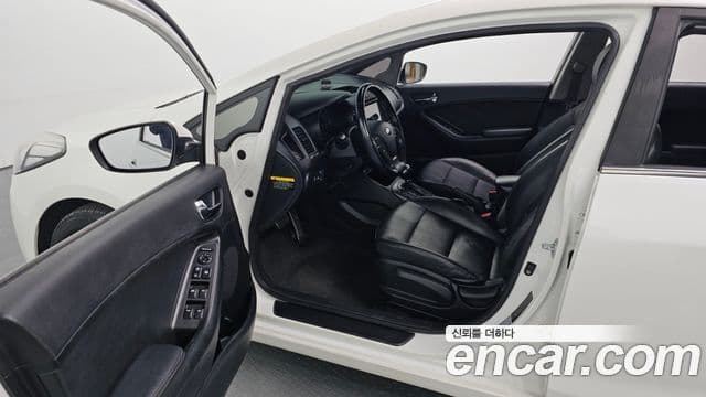 Kia K3 Trendy, 2013 10