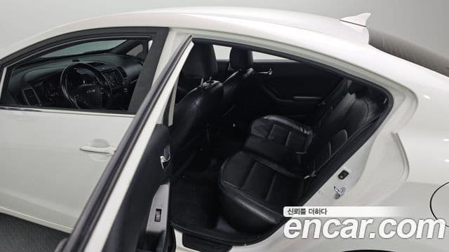 Kia K3 Trendy, 2013 13