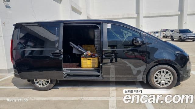 Hyundai Staria Modern, 2023 19