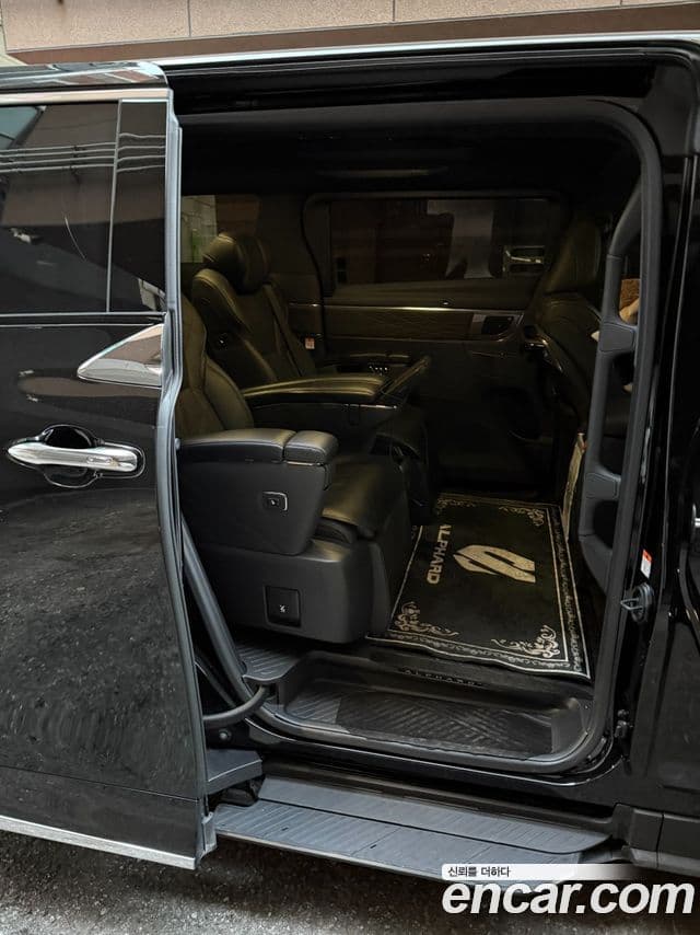 Toyota Alphard 4세대 2.5 HEV Executive AWD, 2025 6