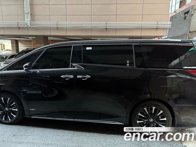 Toyota Alphard 4세대 2.5 HEV Executive AWD, 2025 8