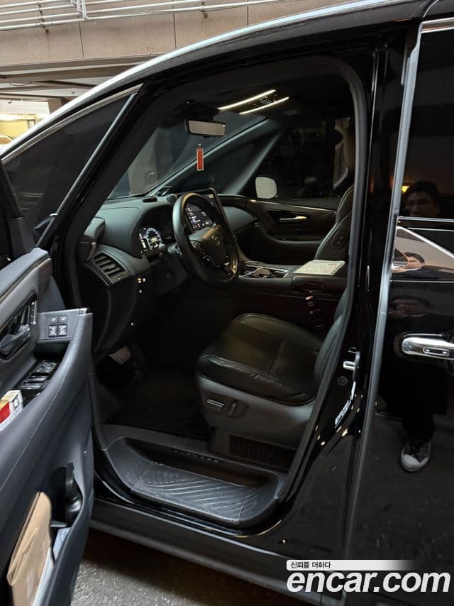 Toyota Alphard 4세대 2.5 HEV Executive AWD, 2025 9