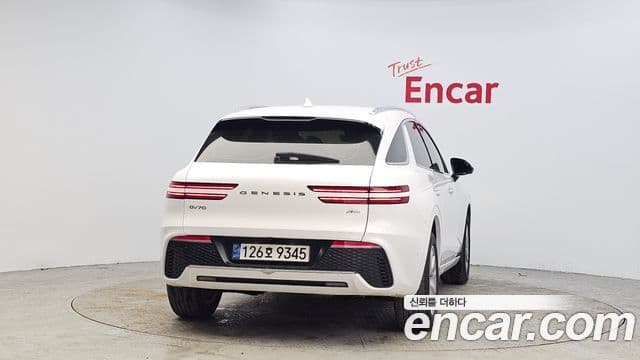 Genesis GV70, 2021 4