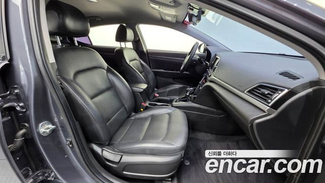 Hyundai Avante AD 1.6 GDI Value Plus, 2018 10