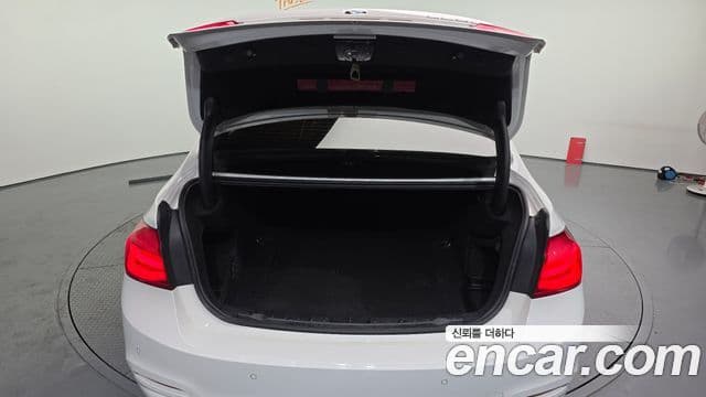 BMW 3시리즈 (F30), 2018 20