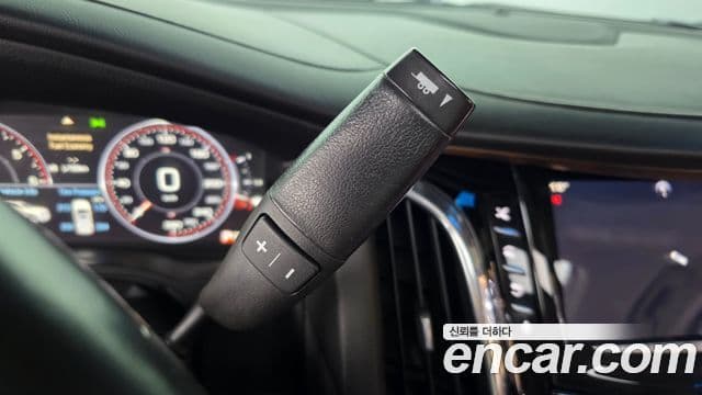 Cadillac Escalade 4세대, 2015 9