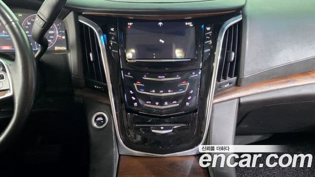Cadillac Escalade 4세대, 2015 14