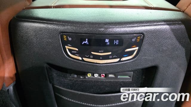 Cadillac Escalade 4세대, 2015 19