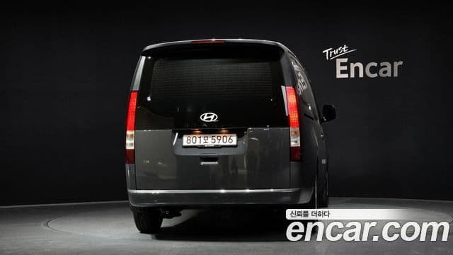 Hyundai Staria Modern, 2025 4