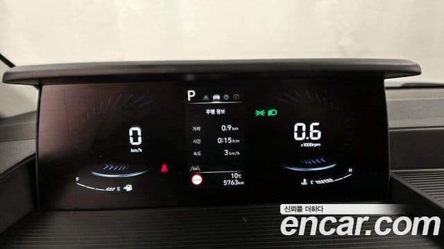 Hyundai Staria Modern, 2025 8