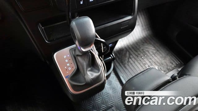 Hyundai Staria Modern, 2025 9