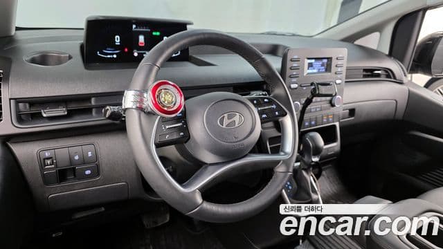 Hyundai Staria Modern, 2025 13